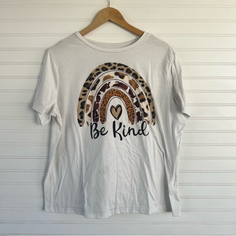 Be‎ kind graphic Tshirt size 1XL